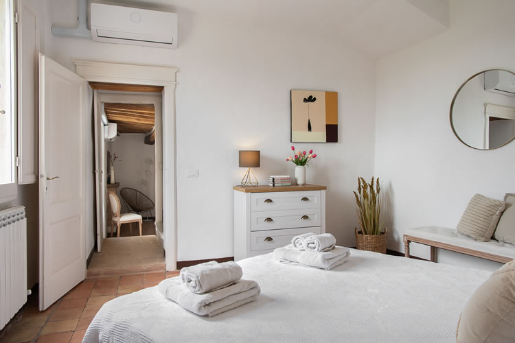 Rooms to rent near Sant'Antimo, Montalcino