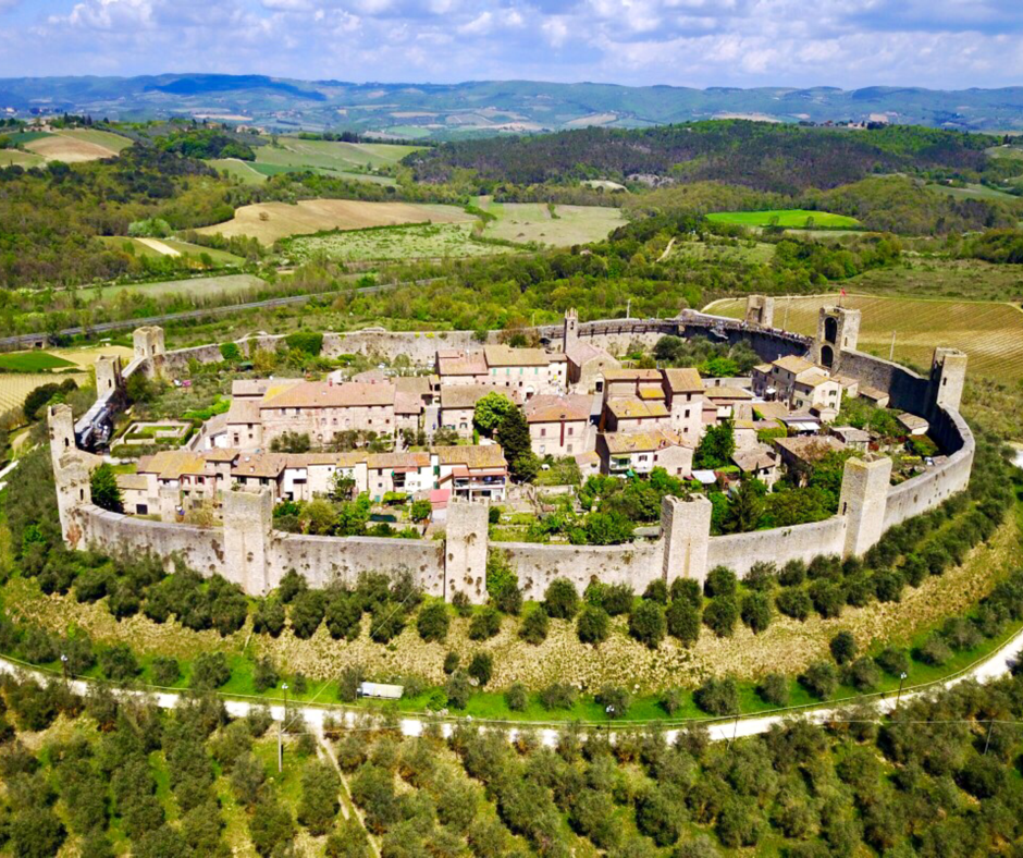 ITINERARIO “MONTERIGGIONI, SAN GIMIGNANO e VOLTERRA”